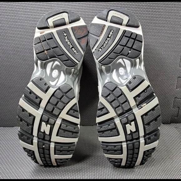 Men’s New Balance Sneakers 10.5 - Picture 7 of 7